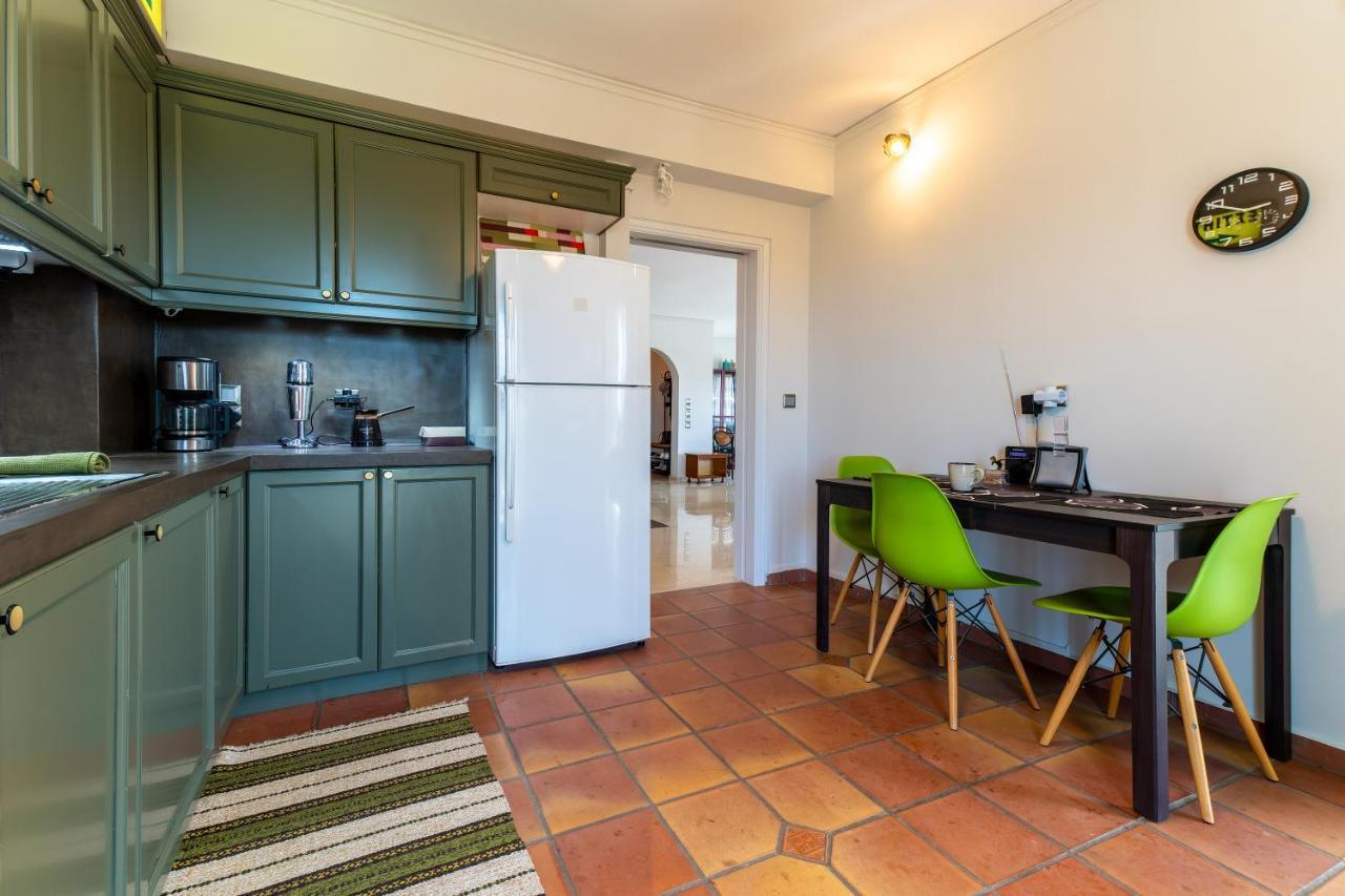 Spacious Apartment In Kavouri Athen Exterior foto